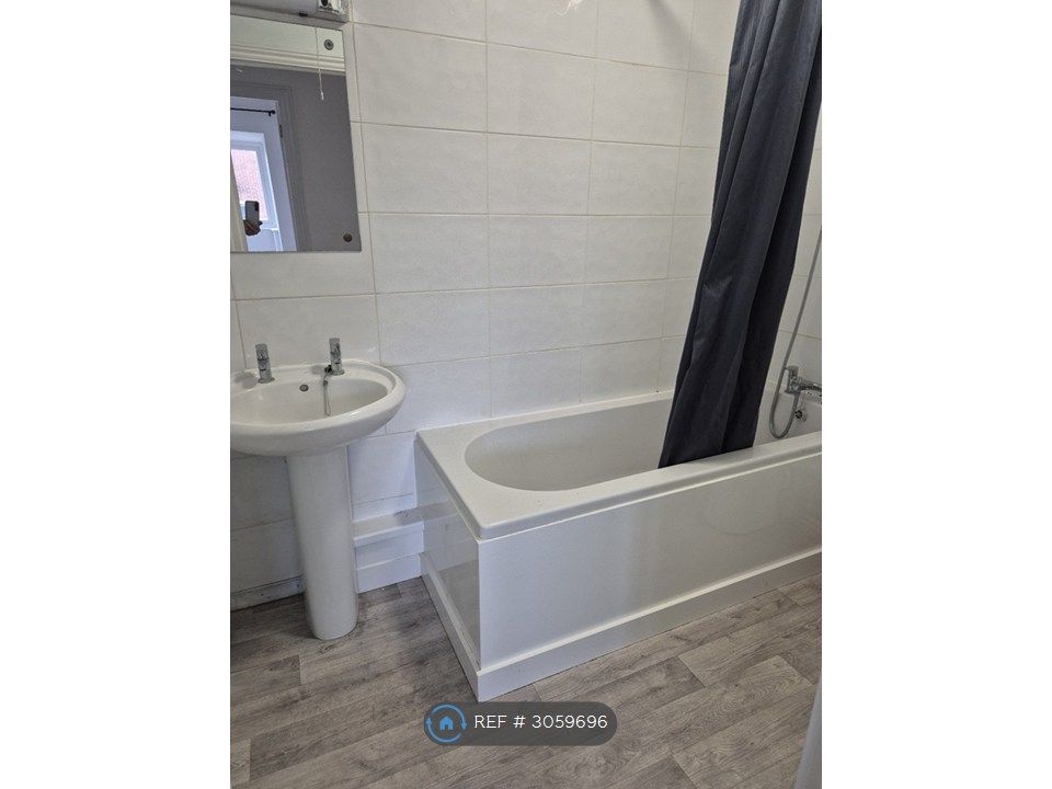 Property photo 3 of 5 Bathroom