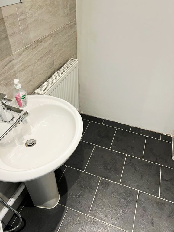 Property photo 3 of 4 4