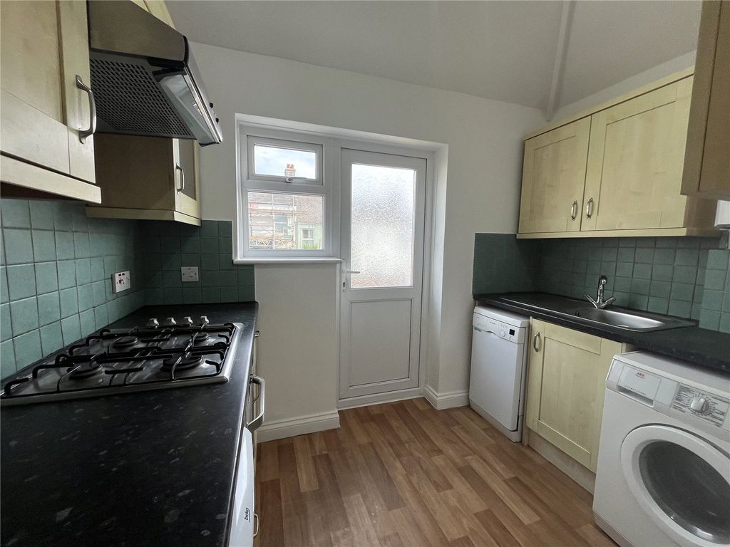 Property photo 3 of 12 Picture No. 32