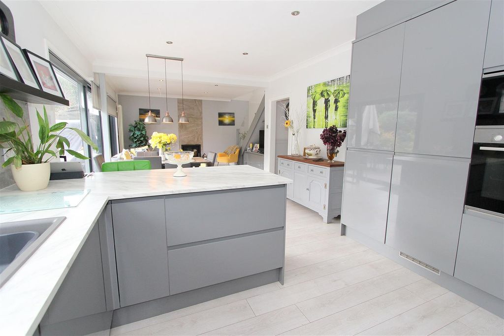 Property photo 3 of 29 Kit c.Jpg