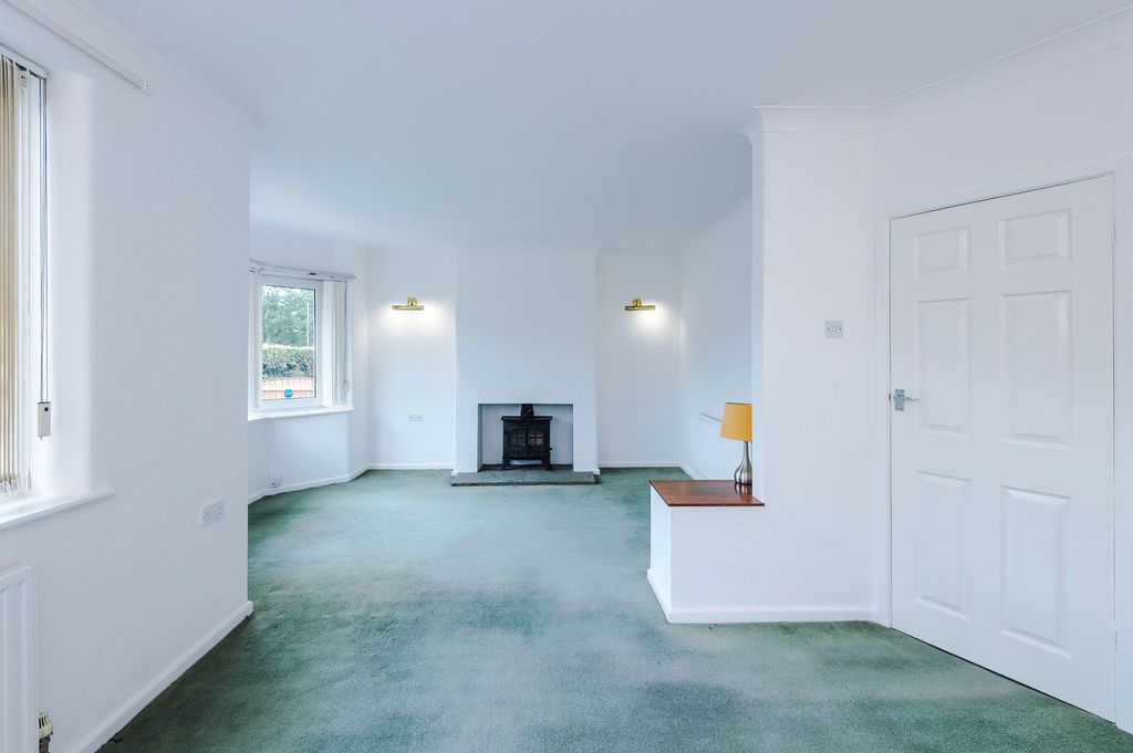 Property photo 2 of 32