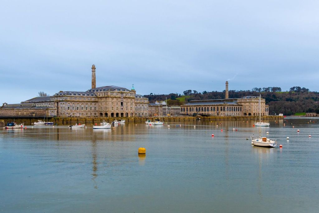 Property photo 3 of 24 Rwy13.Jpg