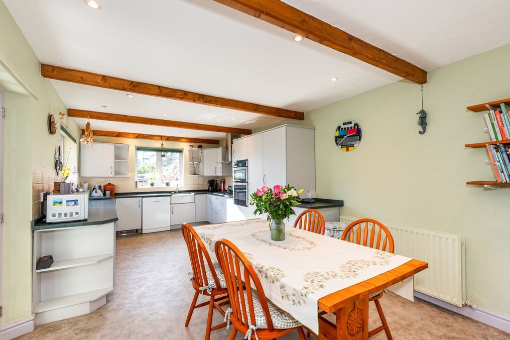 Property photo 3 of 30 Dining Kitchen