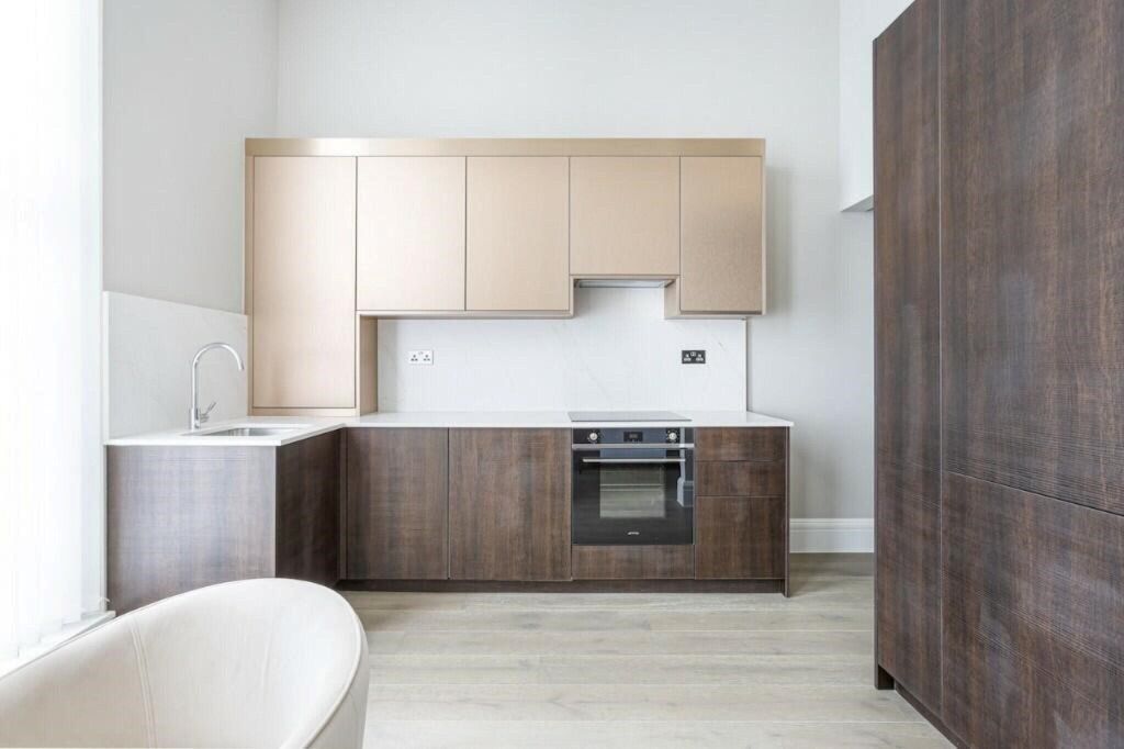 Property photo 2 of 11 Kitchen