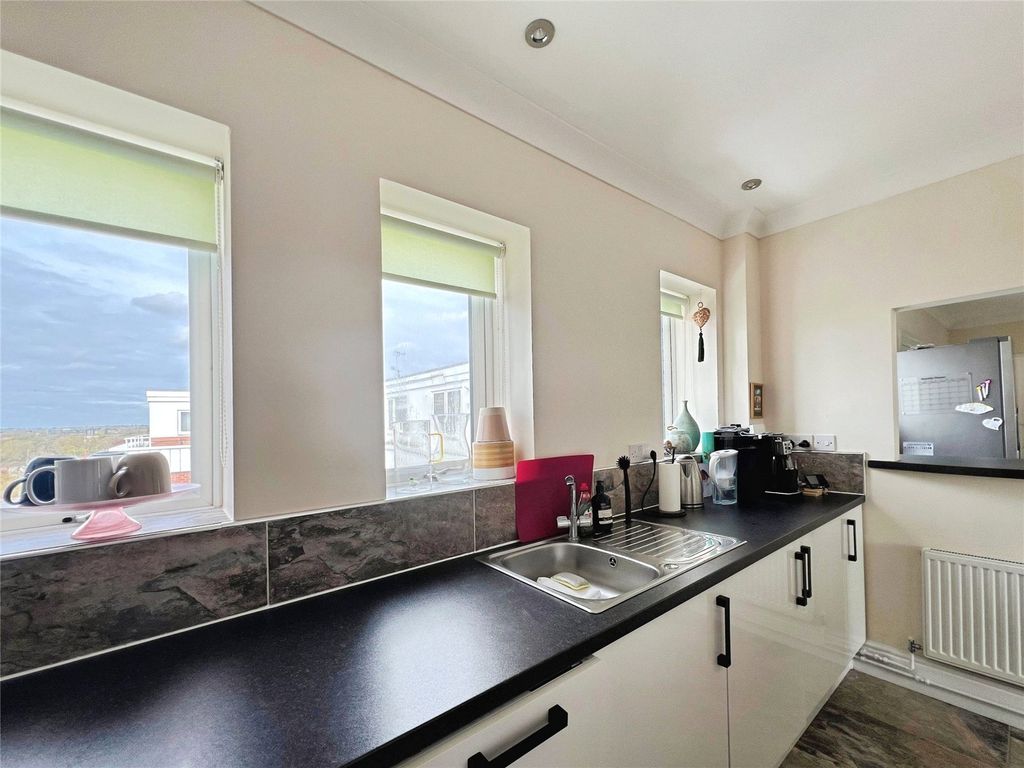 Property photo 3 of 16 Picture No. 15