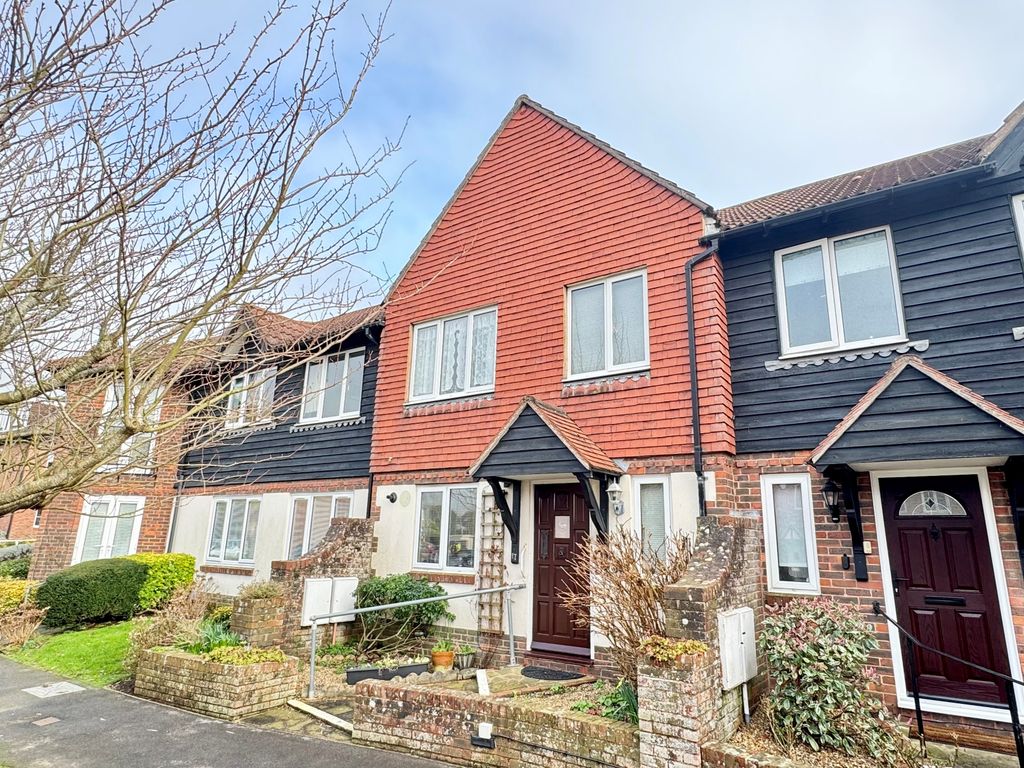 Property photo 1 of 10 17 The Leas Front 2026