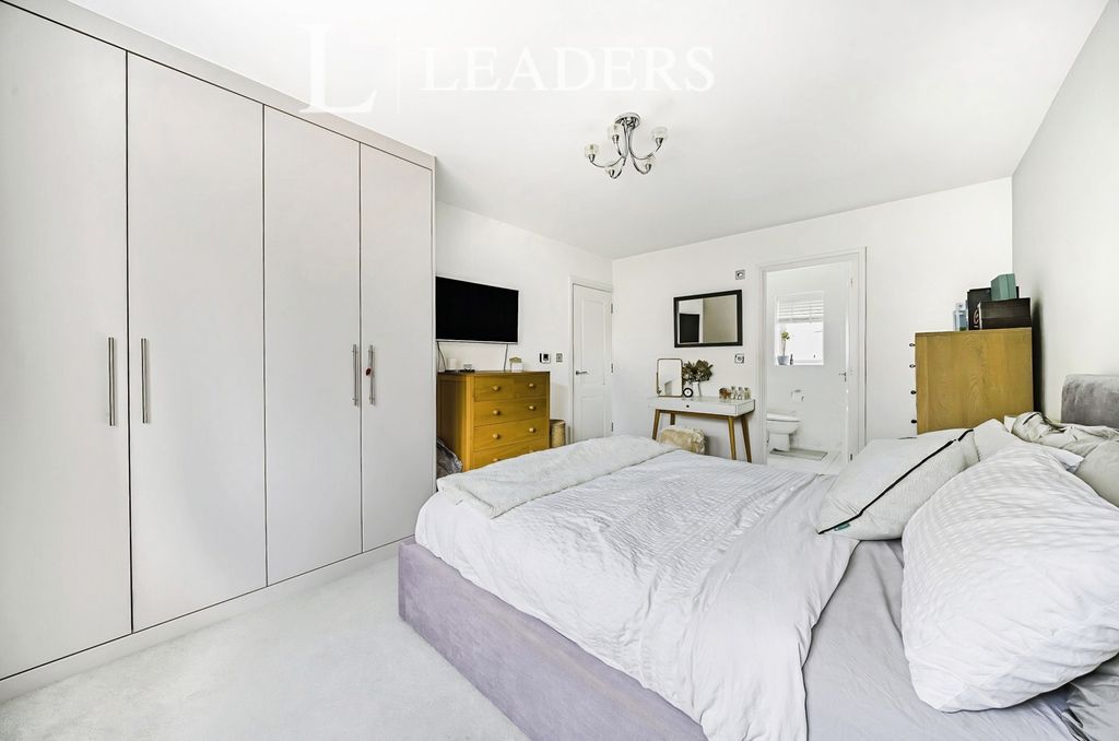 Property photo 3 of 25 Pbox-Img.Jpg
