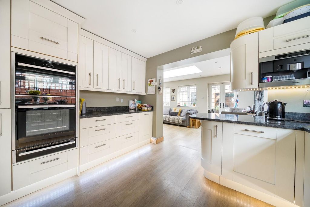 Property photo 3 of 18 1463714-10-6A0B1918171B2-Arw.Jpg