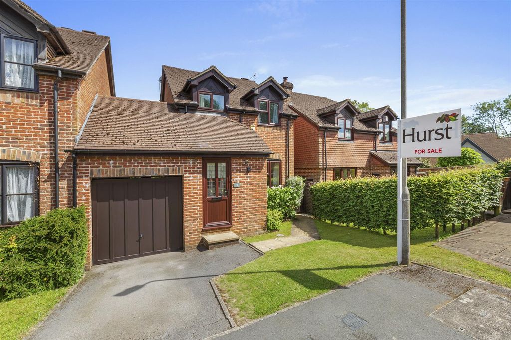 Property photo 1 of 18 5 Clinkard Place, Hp14 3HQ-5.Jpg