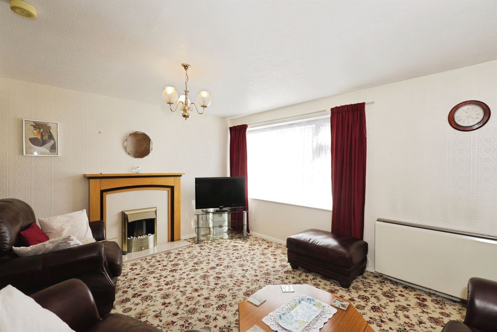 Property photo 3 of 17