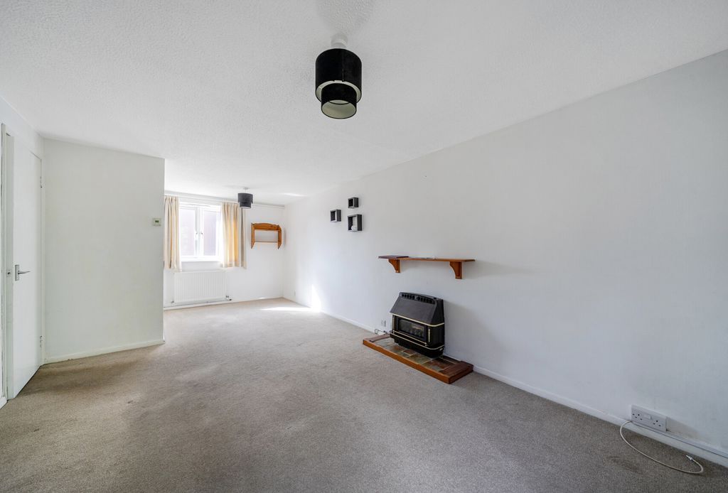 Property photo 3 of 14 1329355-16-687E04...