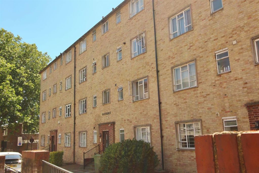 Property photo 1 of 13 Hayhurst Court, N1
