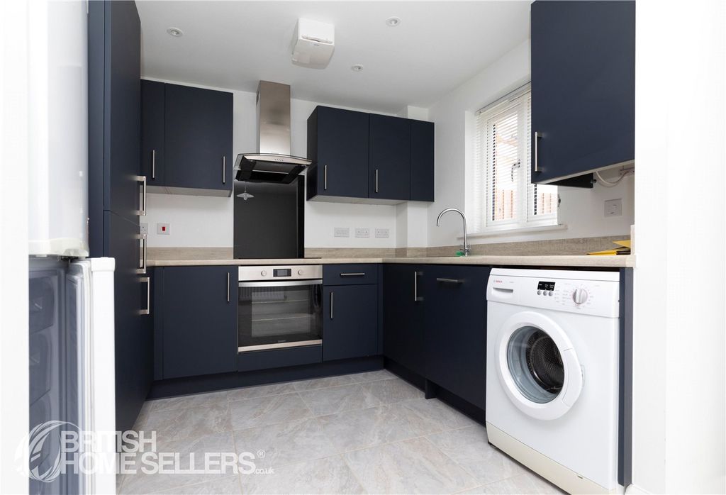 Property photo 2 of 16 Picture No. 14