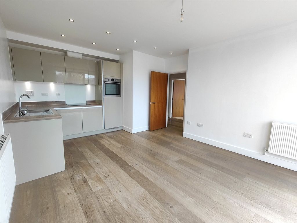 Property photo 2 of 17 Picture No. 39