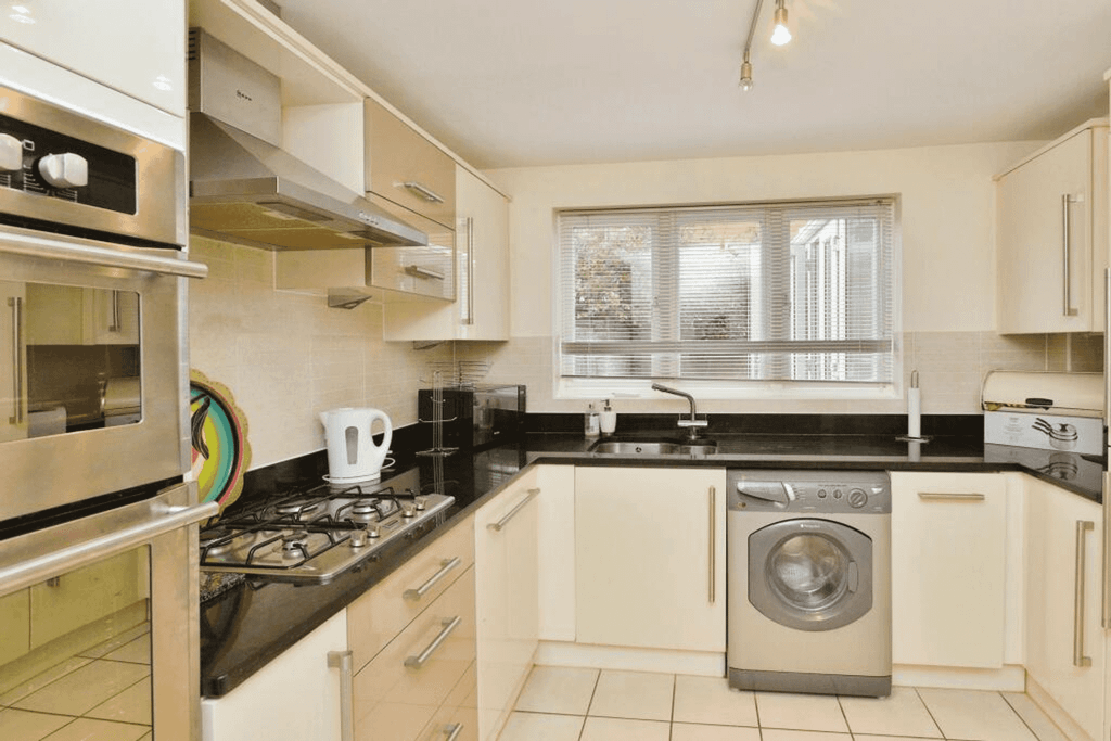 Property photo 3 of 15