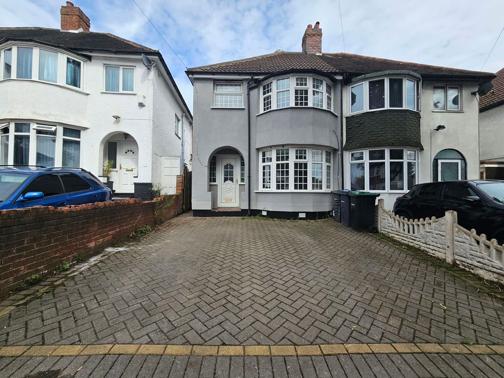 Property photo 1 of 19 Front