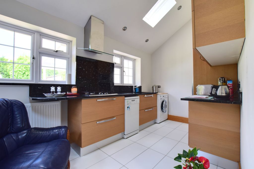 Property photo 3 of 6 3