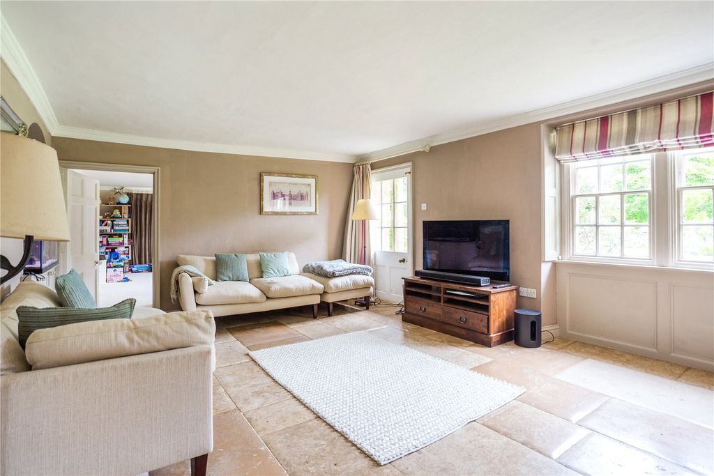 Property photo 2 of 18 Drawing Room