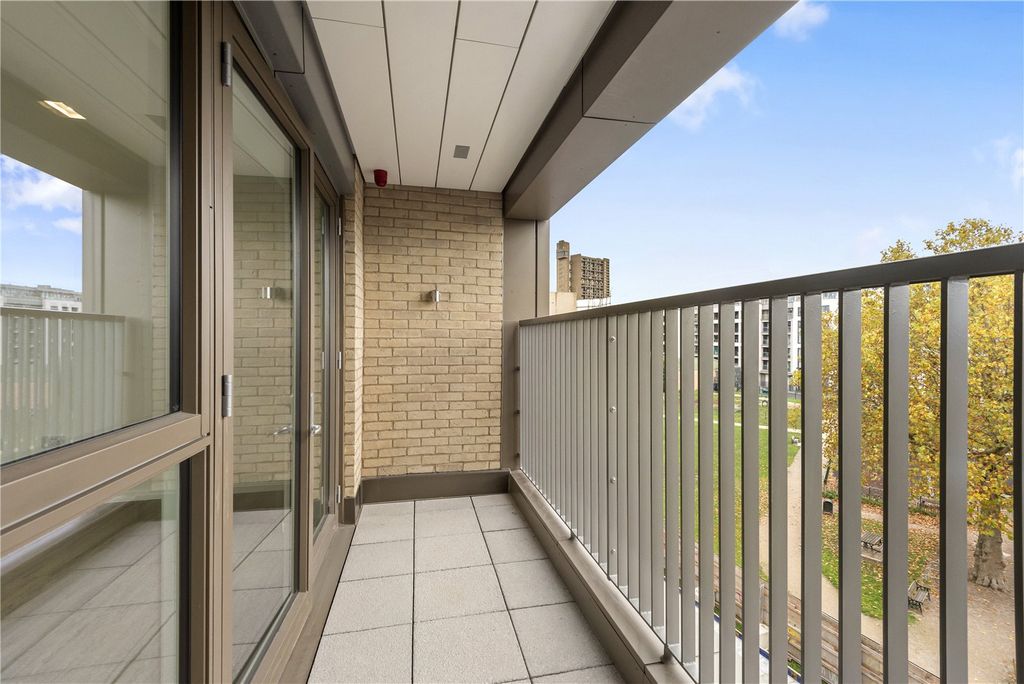 Property photo 2 of 18 Picture No. 27