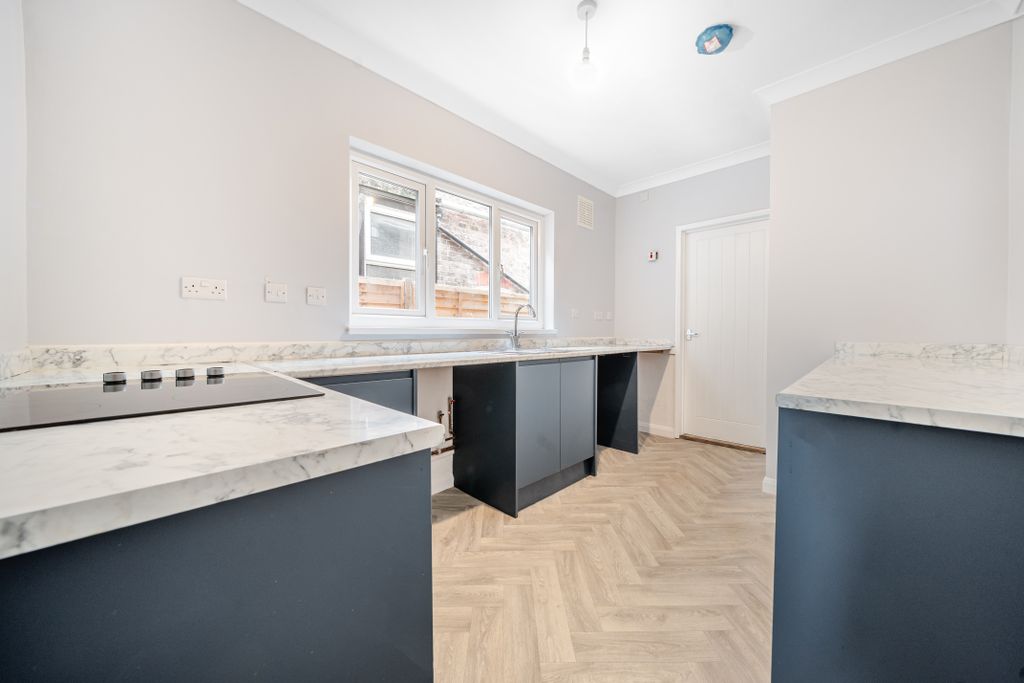 Property photo 2 of 17 Kitchen