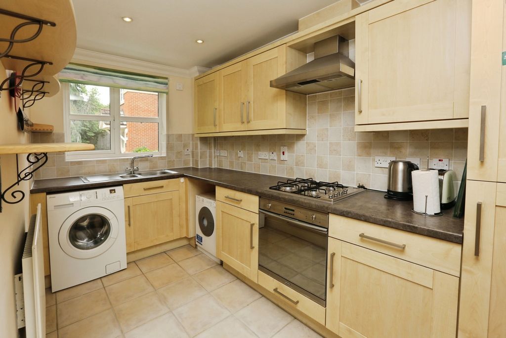 Property photo 3 of 14 Photo