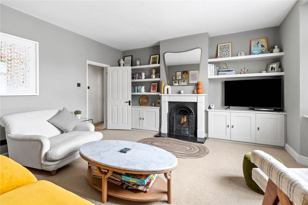 Property photo 2 of 43 Picture No. 13