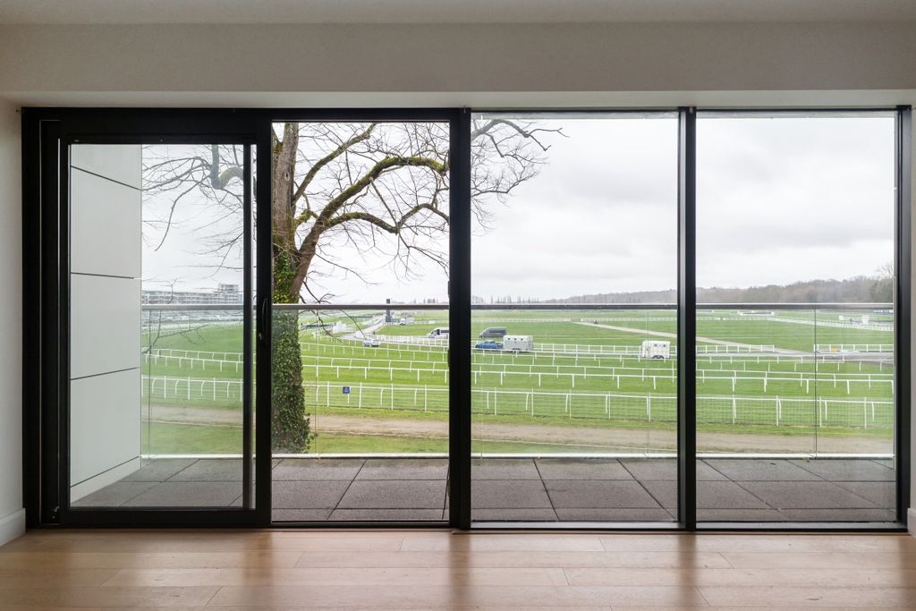 Property photo 3 of 14 104351_66 Carruth...