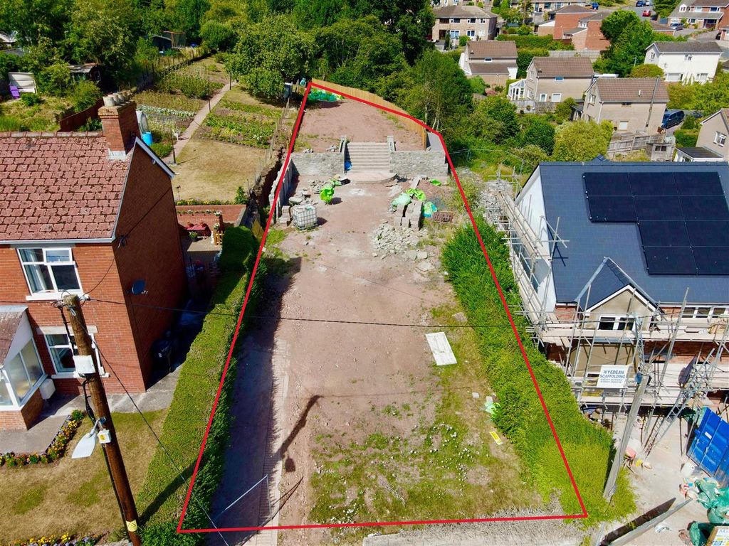 Property photo 2 of 7