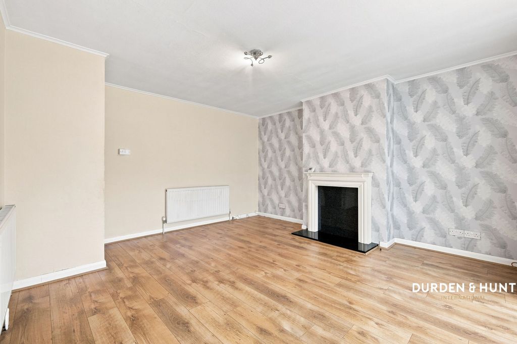 Property photo 3 of 25