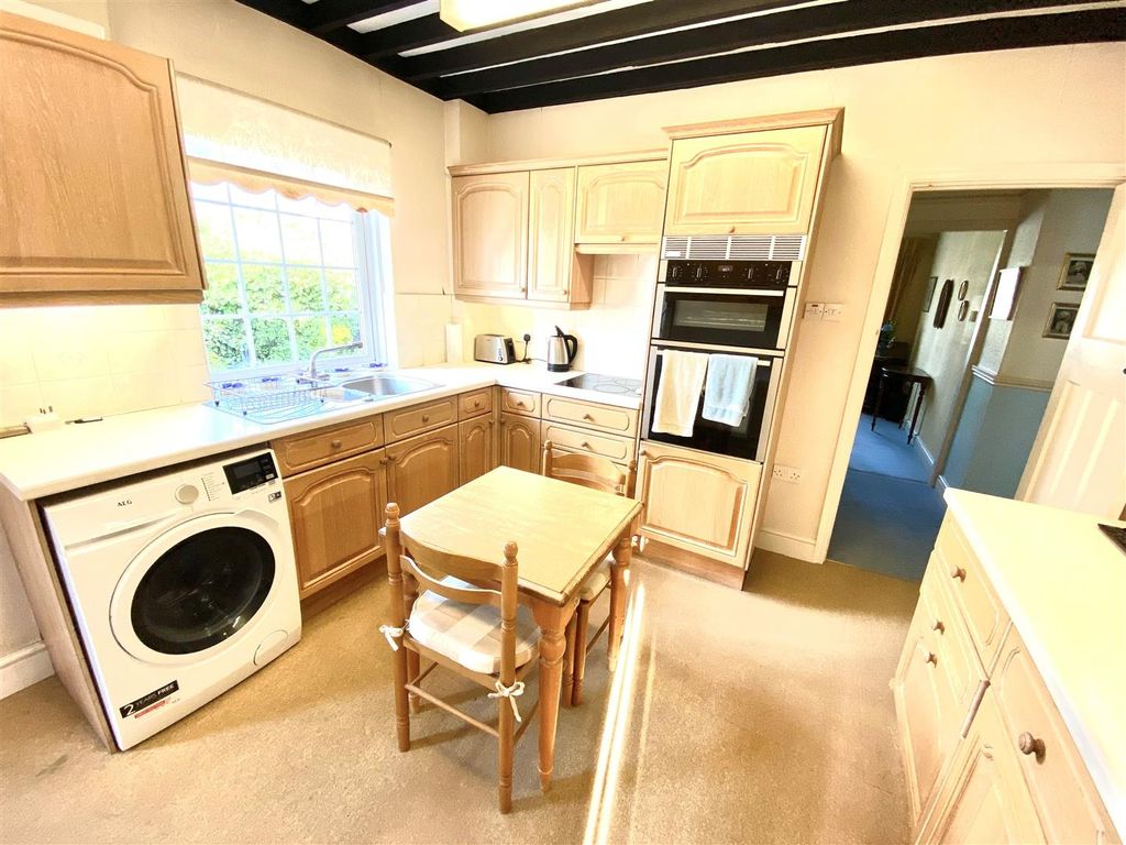 Property photo 3 of 13 Kitchen 1.Jpg