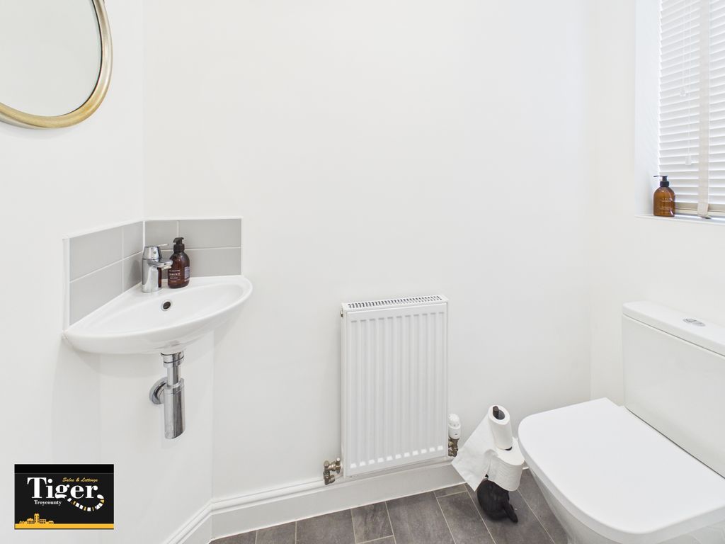 Property photo 2 of 20 Cam01931G0-Pr0355-Still001