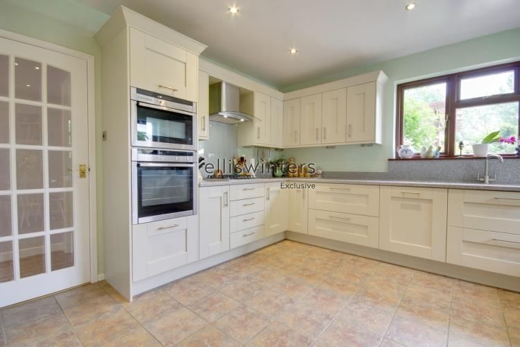 Property photo 3 of 31