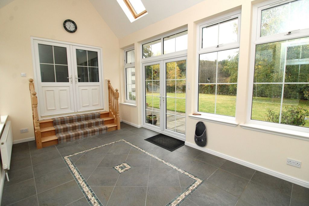 Property photo 2 of 25 Entrance Hall