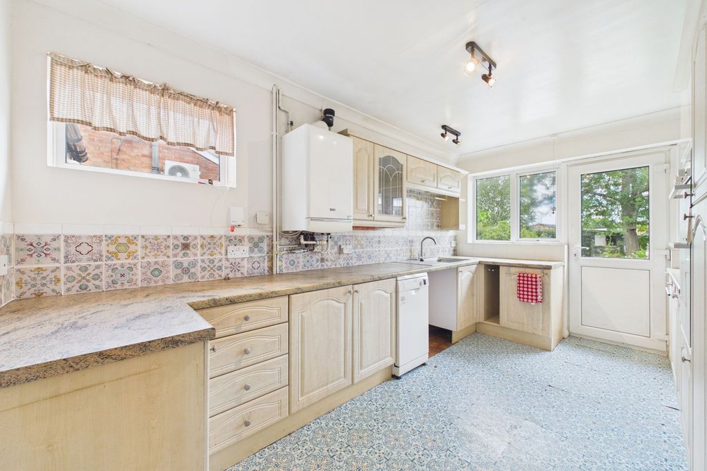 Property photo 2 of 18