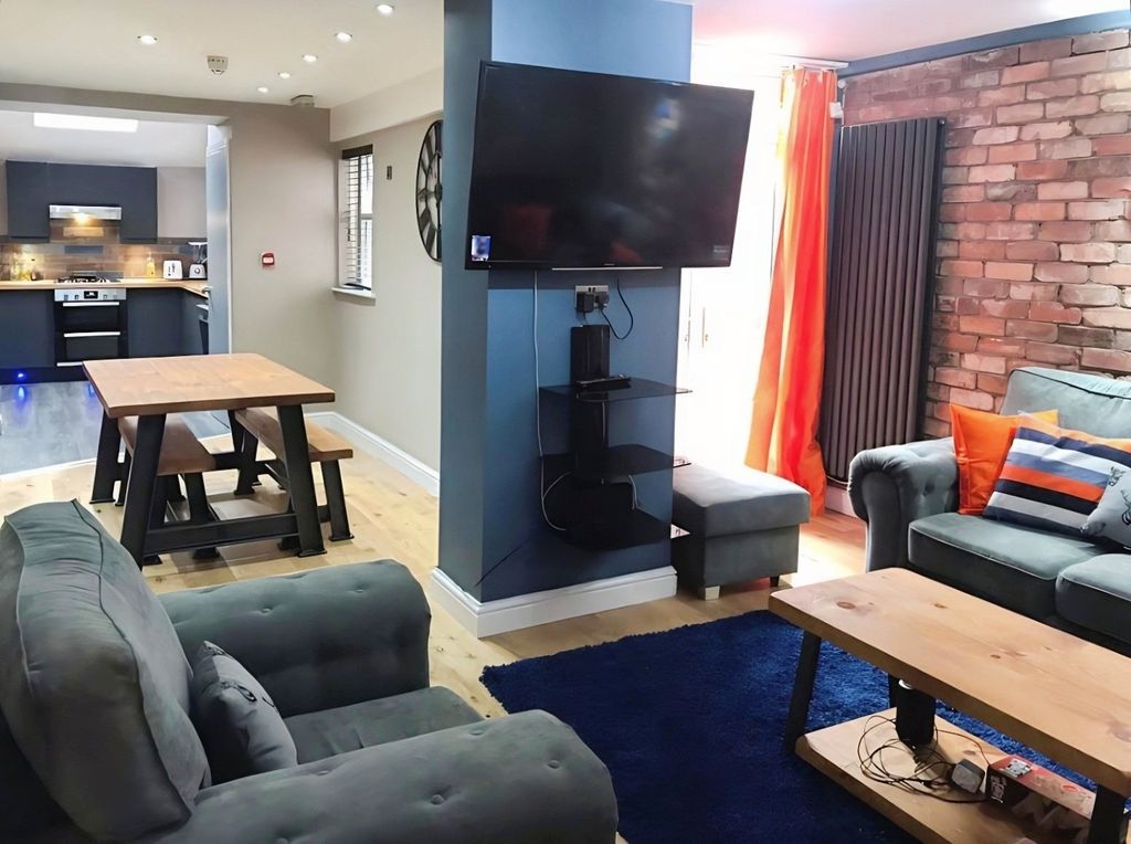 Property photo 3 of 12 Picture No. 01