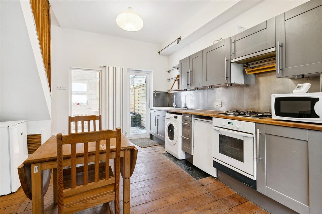 Property photo 3 of 11 55A Strathleven Road-3.Jpg