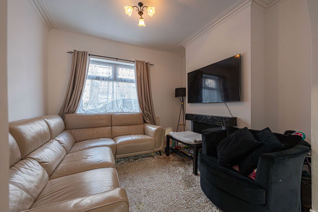 Property photo 3 of 22