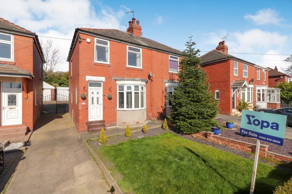 Property photo 1 of 25 Property Front