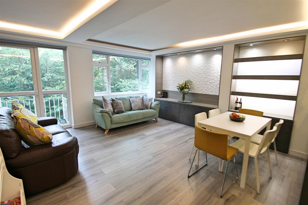 Property photo 2 of 10 Lounge/Dining Room: