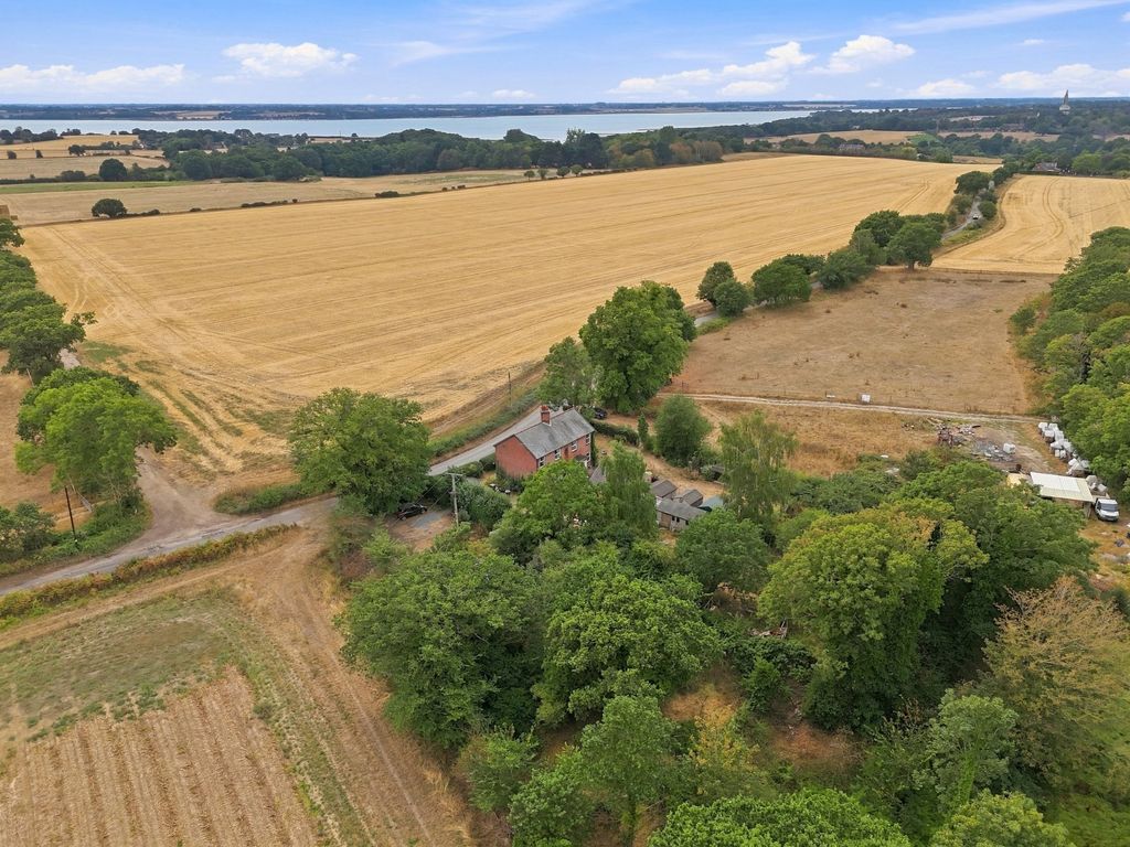 Property photo 3 of 18 Position