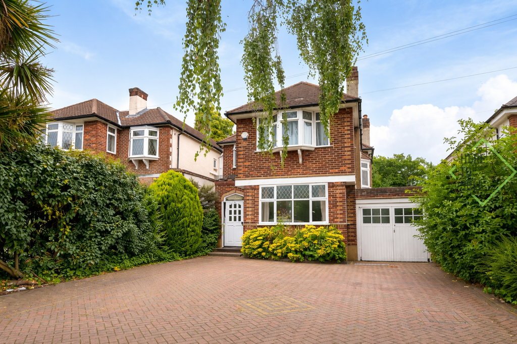 Property photo 1 of 17 Greenway, Whetstone, N20