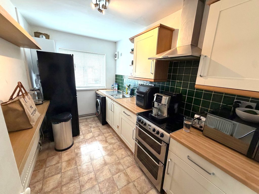 Property photo 3 of 7 F83344c1-9B9A-4Dbc-98c7-A864F3Ced3d5