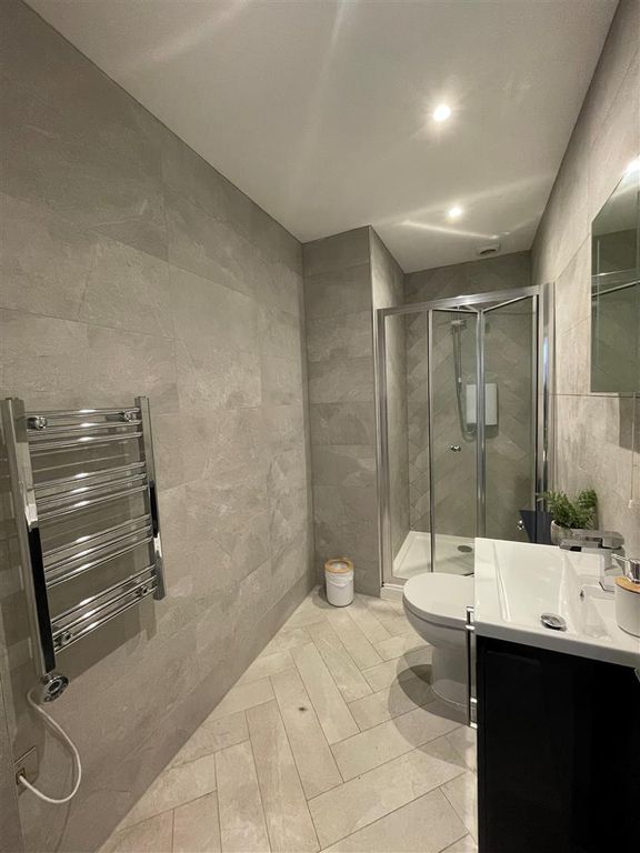 Property photo 3 of 8 Bathroom