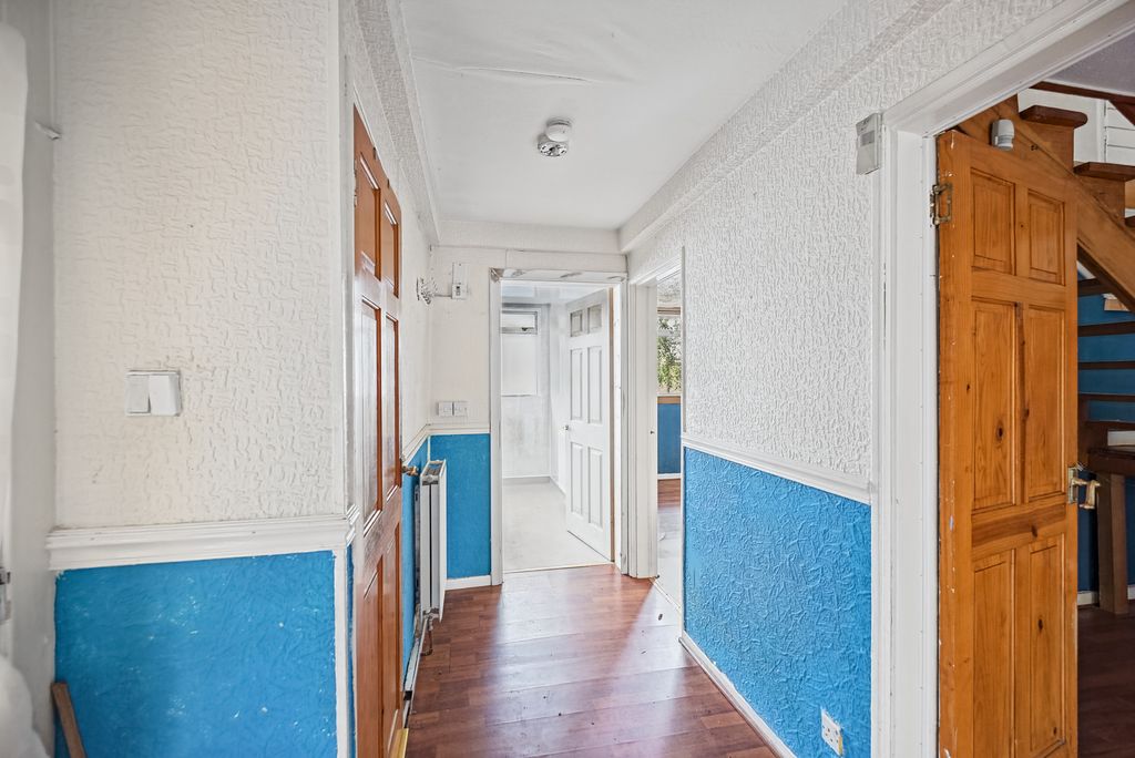 Property photo 2 of 37