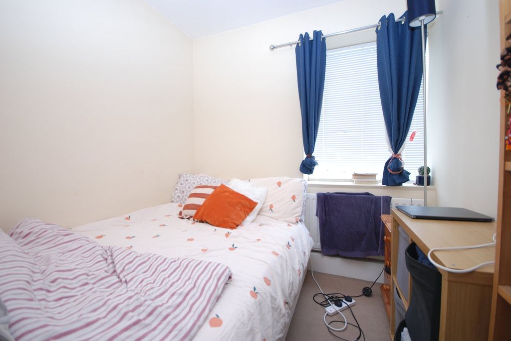 Property photo 3 of 6