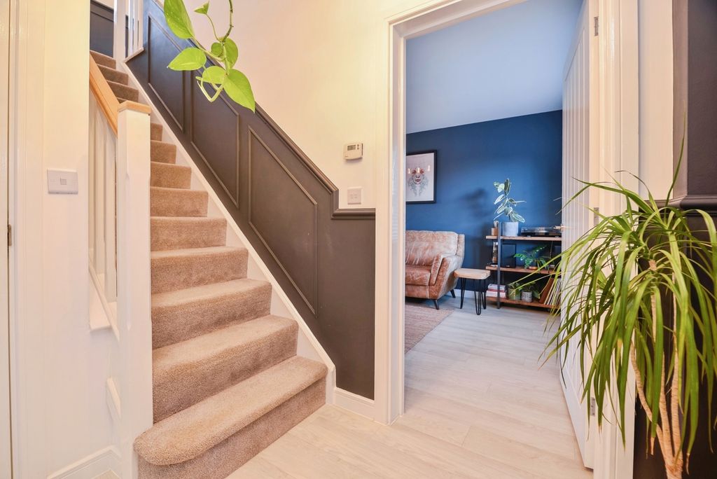 Property photo 3 of 18 Pbox-Img.Jpg