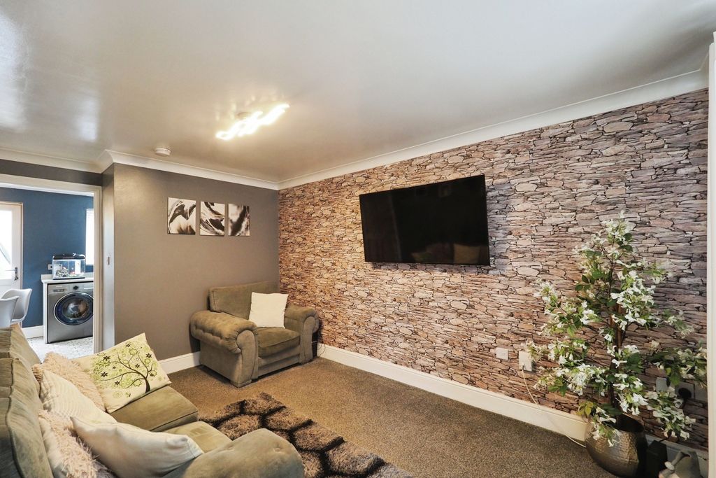 Property photo 3 of 19 Img_3089
