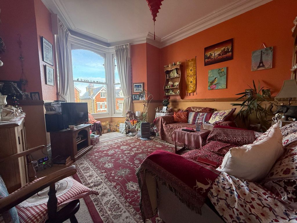 Property photo 3 of 8