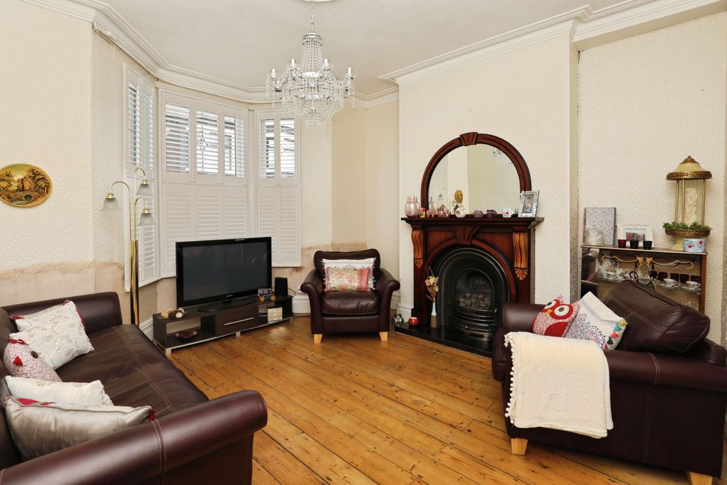 Property photo 3 of 15