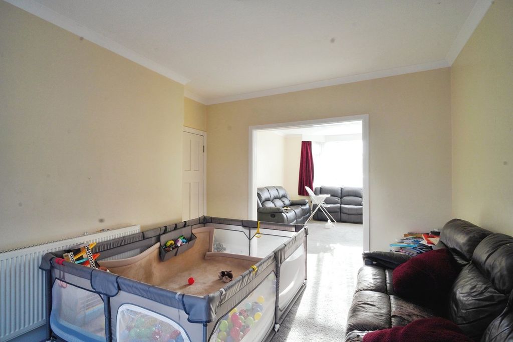 Property photo 3 of 13